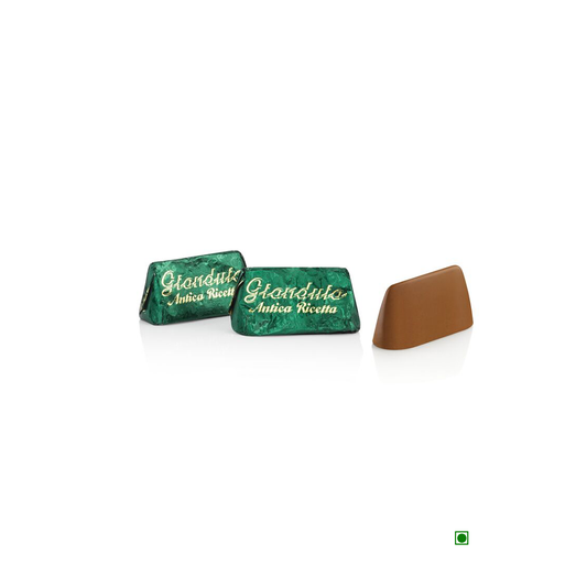 A Venchi Gianduiotto Antica Ricetta 100/250g with a green label on it.