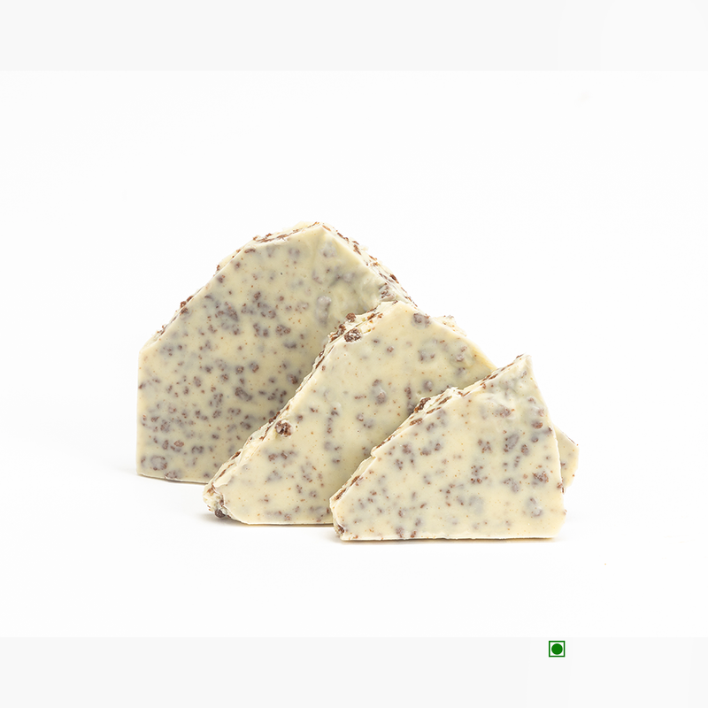 Three pieces of Rhine Valley Cookies & Cream 100g with a white background.
